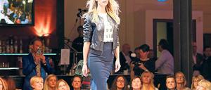 Immer schön verspiegelt. „Stefanel“-Mode im Le Manege.