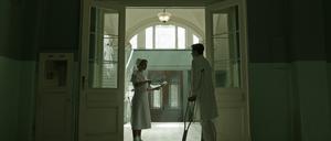 Für den Thriller "A Cure for Wellness" sanierten die Babelsberger Kulissenbauer Teile der Beelitzer Heilstätten filmreif.