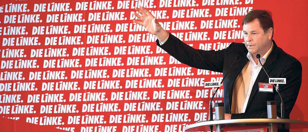 Auf hoher See. Während eines Landesparteitages der Linken im Potsdamer Kongresshotel am Sonntag setzte Landesvorsitzender Christian Görke alles daran, zu beweisen, dass er kein politischer „Leichtmatrose“ ist. So hatte ihn Innenminister Karl-Heinz Schröter vor einem Jahr genannt.