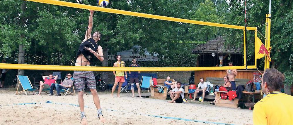 Standort gesucht. Der Beachvolleyballplatz im Volkspark muss umziehen.