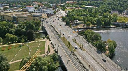 Der Baustart für die Arbeiten an der Langen Brücke wäre frühestens 2023. Damit würde die Stadt Potsdam ein Förderprogramm des Landes Brandenburg verpassen.