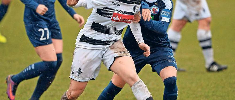 Wieder zurück. Turbine-Stürmerin Svenja Huth (r.) gab ihr Comeback.