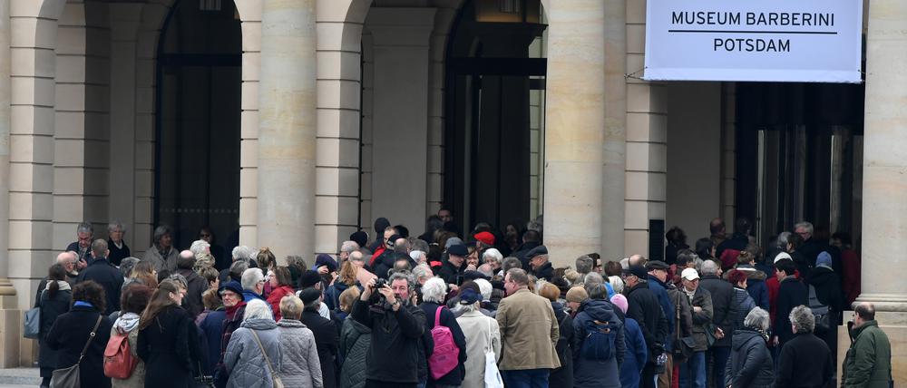An Werktagen bilden sich bereits am Vormittag Schlangen vor dem Museum Barberini.