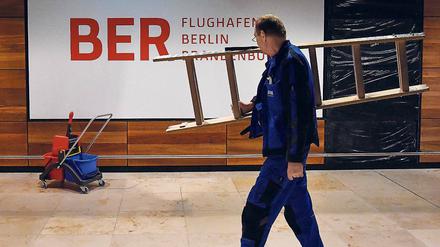 Ewige Baustelle. Über einen Eröffnungstermin redet derzeit niemand. Bis zum Sommer soll ein neuer Fahrplan stehen.