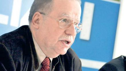Ruheständler. Für Schnittcher gilt eine Altersgrenze von 65 Jahren.