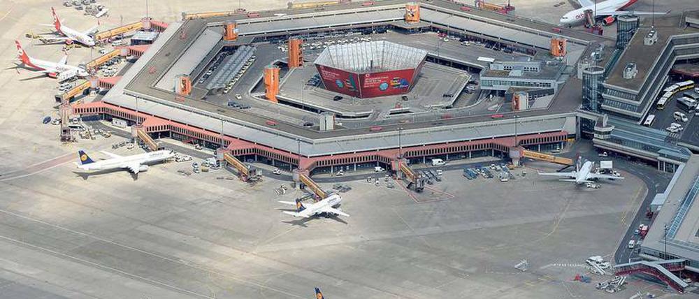 FDP und Geschäftsreisende kämpfen um die Offenhaltung des Flughafens Tegel.