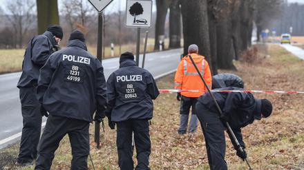 Spurensuche nach dem Polizistenmord bei Oegeln (Landkreis Oder-Spree).