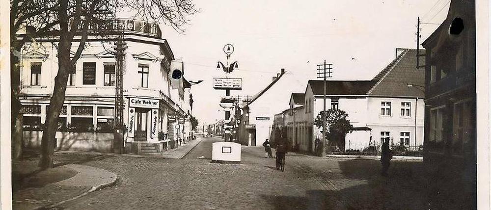 Schöner weisen. Der Verkehrsturm zeigte Autofahrern früher den Weg an, musste jedoch zunehmendem Verkehr weichen. Jetzt soll er an anderer Stelle wieder entstehen.