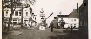 Schöner weisen. Der Verkehrsturm zeigte Autofahrern früher den Weg an, musste jedoch zunehmendem Verkehr weichen. Jetzt soll er an anderer Stelle wieder entstehen.