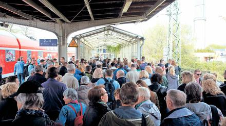 Gut besucht. Besonders zum Baumblütenfest wird der Werderaner Bahnhof von Touristen genutzt. Doch auch wenn nicht Baumblüte gefeiert wird, ist der Bahnhof der am stärksten frequentierte Regionalbahnhof in Potsdam-Mittelmark. Durch einen Intercity-Halt könnte er noch einmal aufgewertet werden.