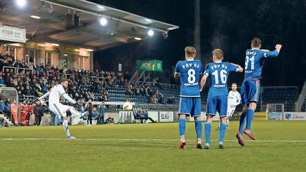 Die Lichter sollen nicht ausgehen. Das Ziel ist, den SV Babelsberg 03 bis zum Sommer schuldenfrei zu machen.