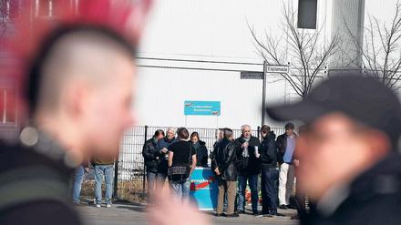 Zielgruppe? Am Infostand musste die AfD mit vielen Gegnern sprechen.