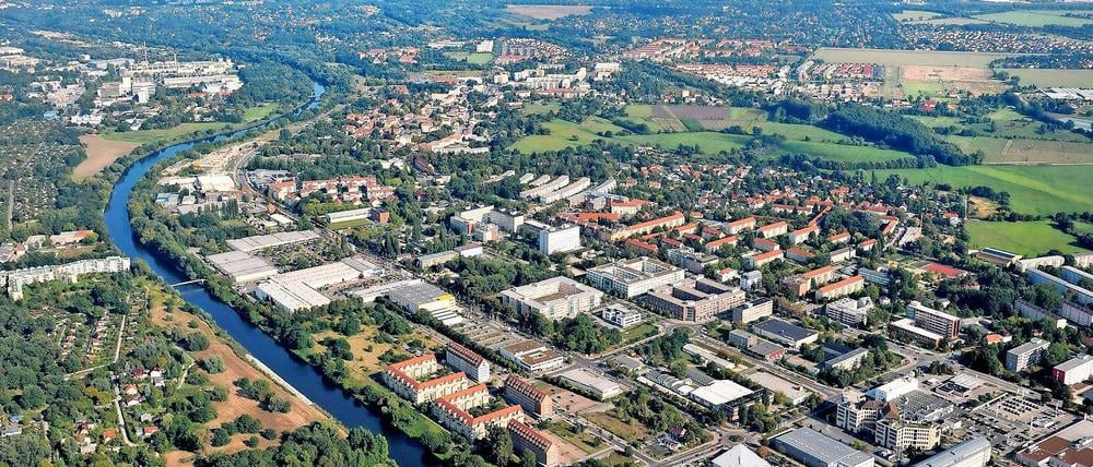 Begehrt, nicht nur als Wohnort. Die Nähe zu Berlin, die gute Anbindung an das Autobahnnetz sowie die zahlreichen Hochschulen im nahen Potsdam machen Teltow zu einem attraktiven Wirtschaftsstandort. Doch vor allem für große Unternehmen ist die Suche nach Flächen mittlerweile eine Herausforderung.
