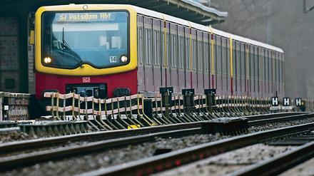 Die S 7 fährt am Wochenende nicht zwischen Potsdam und Berlin. Grund sind Gleisbauarbeiten in Babelsberg.