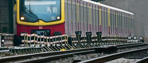 Die S 7 fährt am Wochenende nicht zwischen Potsdam und Berlin. Grund sind Gleisbauarbeiten in Babelsberg.