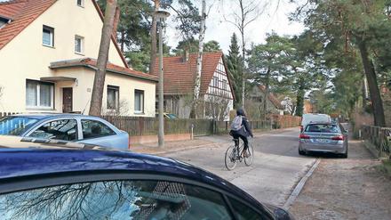 Handlungsbedarf. Zugeparkte Gehwege, rücksichtslose Raser, schlechter Zustand – zu ihren Straßen fällt den Anwohnern der Sommerfeld-Siedlung allerhand ein. Nur wie es besser werden soll und wer dafür aufkommen muss, ist umstritten.