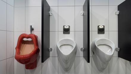 Das Modell "Kisses" ist nicht nur im neuen Club "Pirschheide" in Potsdam zu finden, sondern beispielsweise auch in dieser Männertoilette in Weimar. Die Debatte um die Pissoirs wurde verschiedenen Orten geführt.