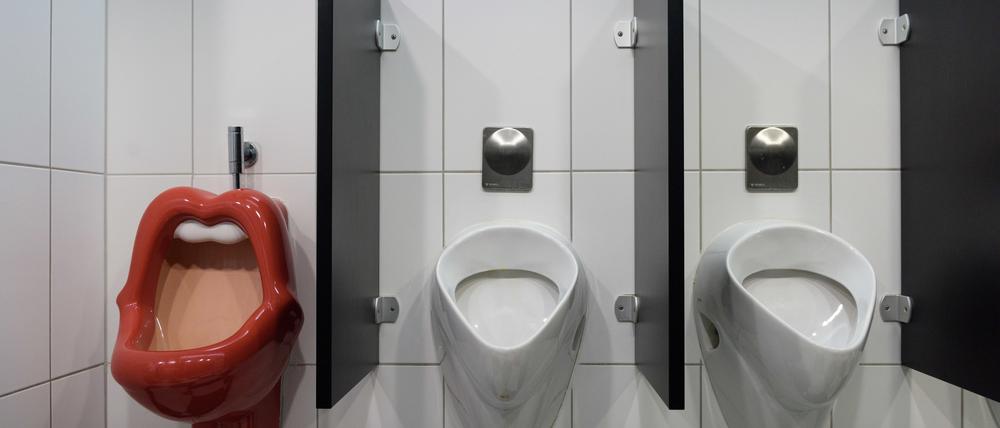 Das Modell "Kisses" ist nicht nur im neuen Club "Pirschheide" in Potsdam zu finden, sondern beispielsweise auch in dieser Männertoilette in Weimar. Die Debatte um die Pissoirs wurde verschiedenen Orten geführt.