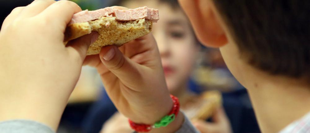 An sieben Schulen in Potsdam versorgt die Spirelli-Bande Kinder mit Frühstück. Doch der Bedarf ist offenbar deutlich höher.