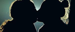 Frauensache. Erfolgreich, jung, gut aussehend – bei dem Londoner Partyexport „Skirt Club“ darf nicht jede Frau mitmischen. Man bleibt gern unter sich und muss dafür auch ordentlich bezahlen.