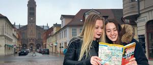 Wo geht es lang? Ob Tourist oder Neu-Potsdamer – ein Stadtführer ist in beiden Fällen hilfreich. Aber auch die sozialen Netzwerke liefern Informationen und Kontakte.