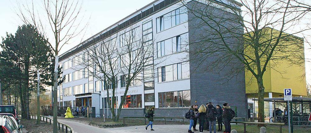 Wird entlastet. Schon seit Jahren hat die Maxim-Gorki-Gesamtschule in Kleinmachnow nicht für alle Schüler Platz. Der Schulneubau soll die Situation entspannen.
