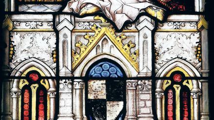 Prächtig. Die Restaurierung der Fenster ist Teil der Sanierungsarbeiten, die in der evangelischen Pfingstkirche am Neuen Garten stattfinden. Das Gotteshaus gehört zur Pfingstgemeinde, mit rund 1800 Mitgliedern die größte Gemeinde im Potsdamer Norden.
