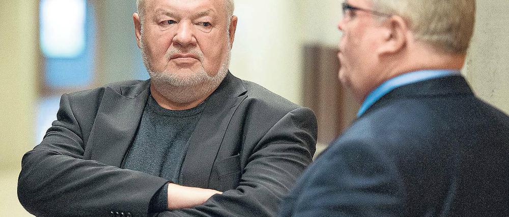 Drei Tage Hochspannung. Am Montag fällt am Landgericht Frankfurt (Oder) das Urteil gegen Ex-Hotelier Axel Hilpert (l.) im Betrugsprozess um das Resort Schwielowsee. Hilperts Anwalt Matthias Schöneburg fordert eine eine Bewährungsstrafe.