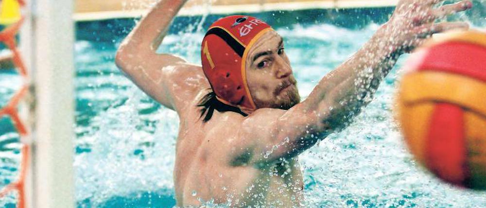 Starker Rückhalt. OSC-Torwart Michael Knelangen wurde in Uerdingen zum „Spieler des Tages“ gewählt. Er vereitelte etliche Großchancen des gegnerischen Teams.