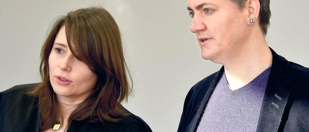 14 Monaten zur Bewährung. Linke-Politiker Peer Jürgens, hier mit seiner Anwältin Marlen Block, hat letztlich nicht nur sich selbst geschadet, sondern auch seiner Partei. Das findet etwa Fraktionschef Ralf Christoffers.
