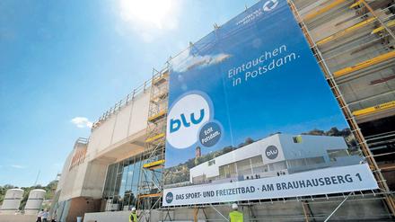 Ins Blaue hinein. Potsdams neues Bad soll „blu“ heißen. Diesen Namen hat eine Berliner Agentur entwickelt, die angekündigte Bürgerbeteiligung gab es nicht.