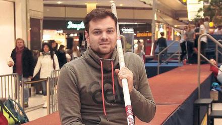 Entwicklungsarbeit mit dem Stab. Bundesstützpunkttrainer Stefan Ritter möchte Potsdams Stabhochspringerin weit nach oben führen und somit auch Deutschlands Leichtathletik in dieser Disziplin stärken.