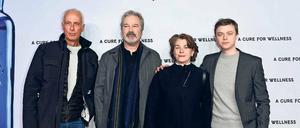 Auf dem roten Teppich. Babelsberg-Chef Woebcken, Regisseur Gore Verbinski, Medienboard-Chefin Kirsten Niehuus und Dane DeHaan (v.l.) bei der Premiere in Berlin.