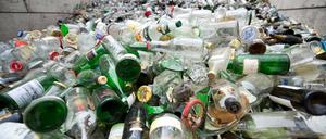 Mehrere unterirdische Glascontainer in Potsdam sind durchgerostet und nicht mehr nutzbar. Doch wohin mit dem Glas?