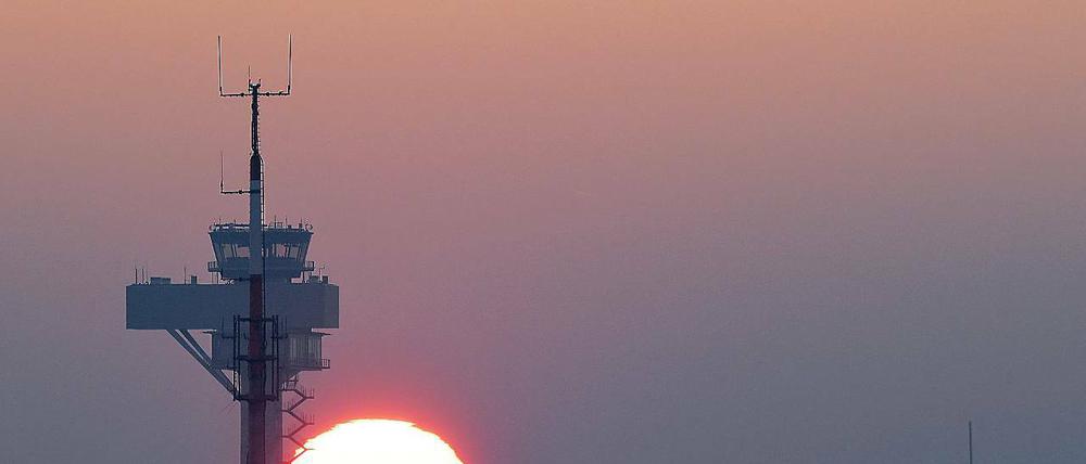 Der Tower funktioniert immerhin. Zurzeit eignet sich der BER nur als Fotomotiv. 
