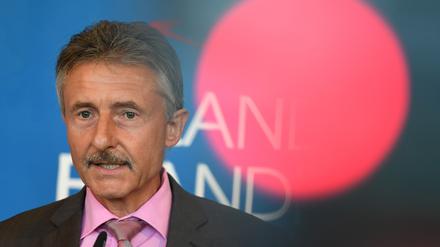 Der brandenburgische Innenminister Karl-Heinz Schröter (SPD).