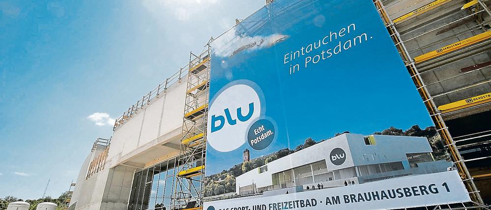 Ob alle Arbeiten an den Außenanlagen des neuen "blu"-Bads im Mai fertig sein werden, ist noch unklar.