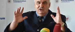 Brandenburgs Polizeipräsident Hans-Jürgen Mörke rechnet damit, dass die terroristische Gefahr ein bleibendes Phänomen bleiben wird.