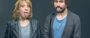 Wer ist hier der wahre Einstein? Tom Beck spielt in der neuen Sat1-Serie zwar den unehelichen Nachkommen des berühmten Physikgenies, doch im wahren Leben hat Serienkollegin Annika Ernst nicht nur ein 1er-Abitur, sondern feiert auch noch am selben Tag Geburtstag wie der Nobelpreisträger.