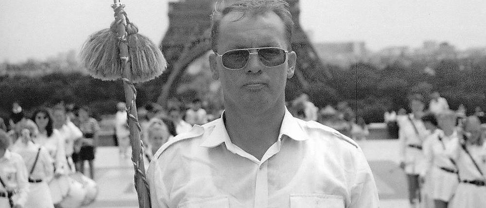 Der Chefmusiker. Leo Ertel 1995 bei einer Konzertreise in Paris.