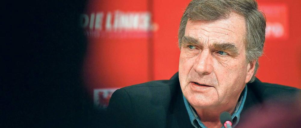 Kurskorrekturen nebenbei. Brandenburgs Linke-Fraktionschef Ralf Christoffers kündigte an, dass die Landesregierung später über die Kreisreform abstimmen lassen will. Und auch den Lehrern im Landesdienst wollen die Linken im Jahr der Bundestagswahl entgegenkommen.