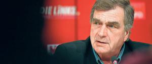 Kurskorrekturen nebenbei. Brandenburgs Linke-Fraktionschef Ralf Christoffers kündigte an, dass die Landesregierung später über die Kreisreform abstimmen lassen will. Und auch den Lehrern im Landesdienst wollen die Linken im Jahr der Bundestagswahl entgegenkommen.