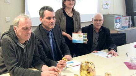 Vorschläge gesucht. M. Martens, M. Grubert, M. Bellack und H. Piecha brachten den Bürgerhaushalt auf den Weg.