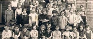 Jüdische Schicksale. Eine jüdische Schulklasse in Breslau, 1938.
