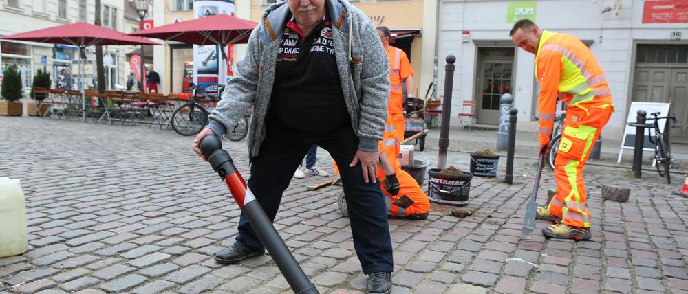 Vor einigen Monaten wurden Poller in der Brandenburger Straße aufgestellt. Nun müssen neue her.