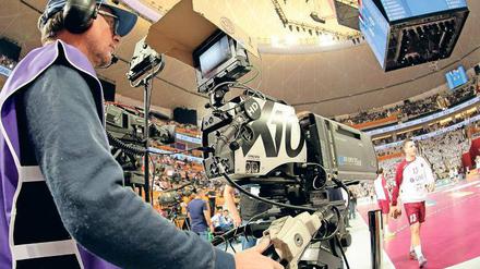 Unter Ausschluss. Von der Handball-WM in Frankreich wird es keine Bilder im frei empfangbaren Fernsehen geben. Das könnte noch eine Chance für Online-Portale sein.