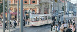Beim OSZE-Treffen am 1. September in Potsdam machte die internationale Polit-Prominenz auch eine Straßenbahnfahrt zum Hafen.