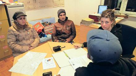 Gefragte Hilfe. Shakila Ghafuri und Dawood Soltani flüchteten aus Afghanistan. Sie haben viele Fragen. Die Flüchtlingsberatung der Diakonie versucht, sie zu beantworten.