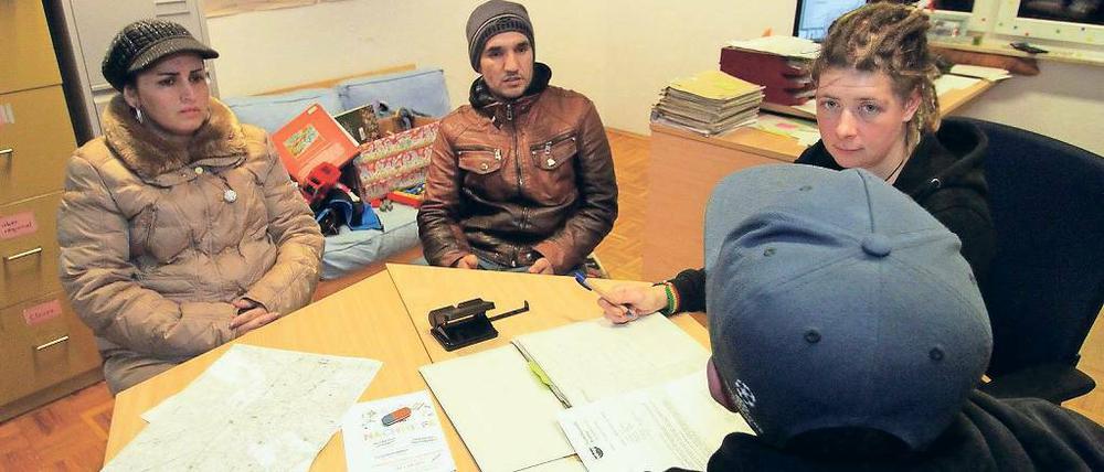 Gefragte Hilfe. Shakila Ghafuri und Dawood Soltani flüchteten aus Afghanistan. Sie haben viele Fragen. Die Flüchtlingsberatung der Diakonie versucht, sie zu beantworten.