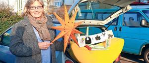Spielzeug im Kofferraum. Rund 280 000 Kilometer hat der alte Twingo schon auf dem Tacho, mit dem die „Frühförderinnen“ zu sehbehinderten Kindern in teilweise weit entfernte Winkel Brandenburgs fahren. Ulrike Teschner, die Leiterin der in Potsdam ansässigen Einrichtung, hofft auf Ersatz.
